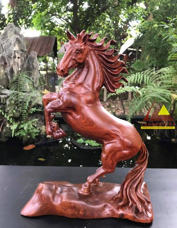Ngựa phong thủy để bàn
