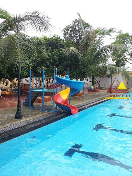 Thang leo cầu trượt xoắn